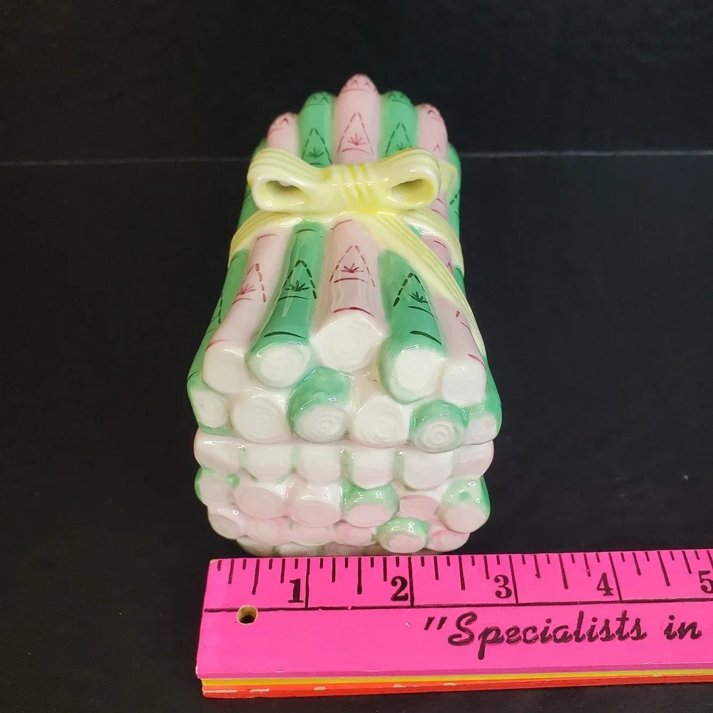 Metropolitan Museum of Art‎ (MMA) Asparagus Trinket Box Small Pink Green Russian